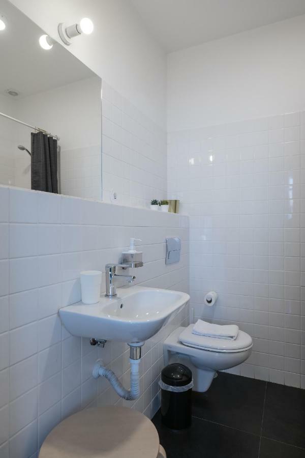 Baixa24 •P2R• Bright Apt In Vibrant Downtown Porto Exterior photo